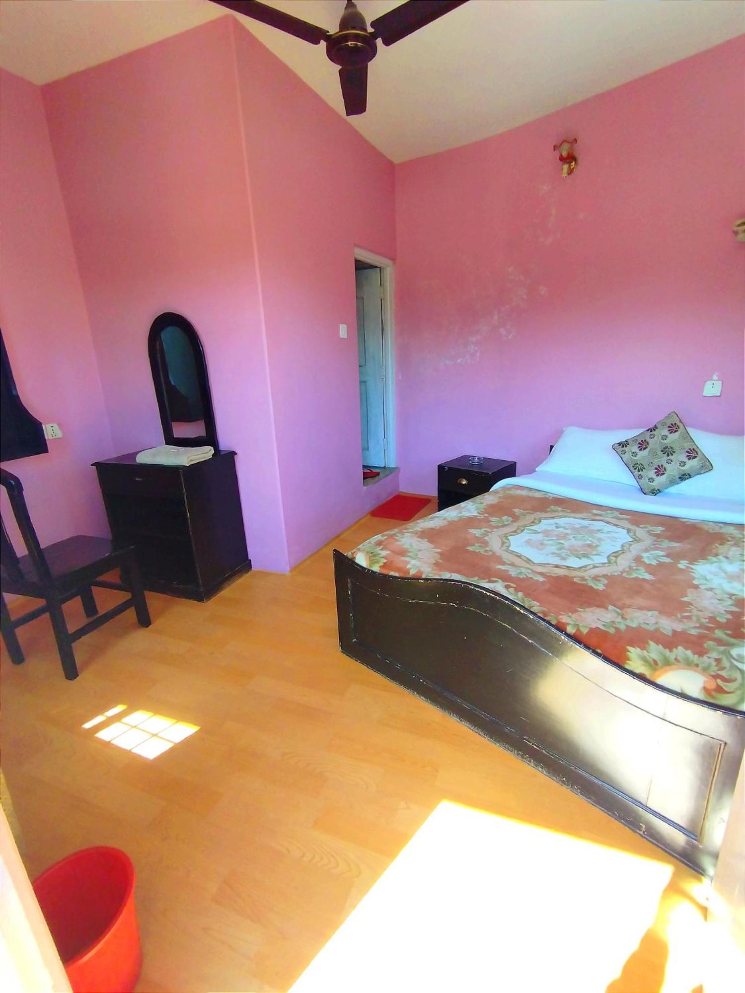 Hotel Santana ポカラ 部屋 写真